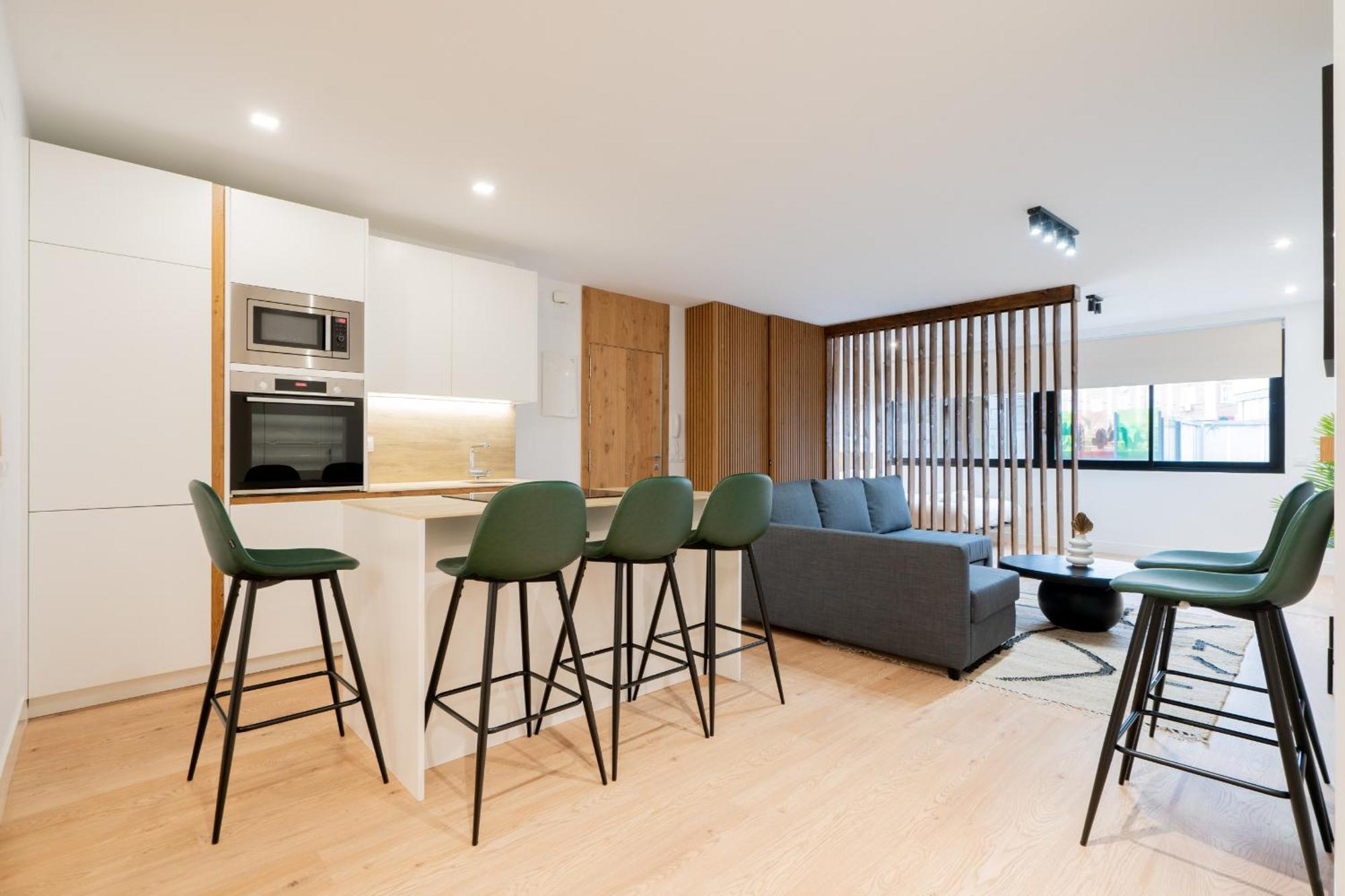 Apartamento Reformado Para 6 Personas En Plena Gran Via Alquiler Temporal Madrid Exterior photo